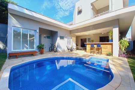 Casa de condomínio à venda com 325m², 5 quartos e 4 vagasÁrea comum - Piscina