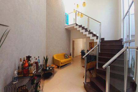 Casa de condomínio à venda com 325m², 5 quartos e 4 vagasSala