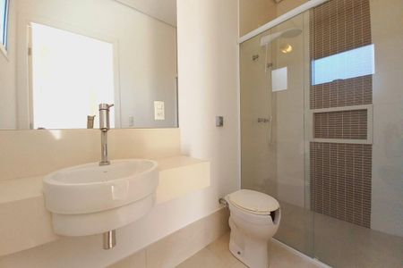 Casa de condomínio à venda com 325m², 5 quartos e 4 vagasBanheiro da Suíte 5