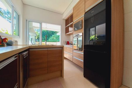 Casa de condomínio à venda com 325m², 5 quartos e 4 vagasCozinha