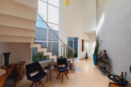 Casa de condomínio à venda com 325m², 5 quartos e 4 vagasSala