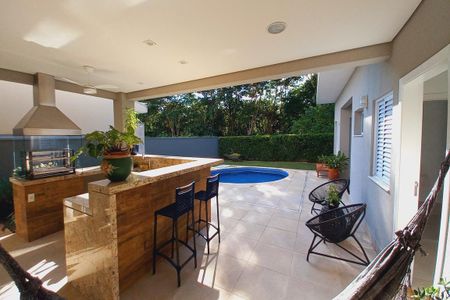 Casa de condomínio à venda com 325m², 5 quartos e 4 vagasVista da Sala