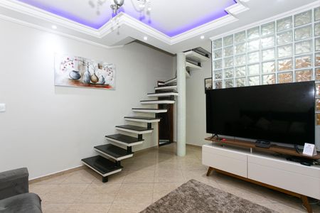 Casa para alugar com 280m², 3 quartos e 3 vagas Casa para alugar com 280m², 3 quartos e 3 vagasSala