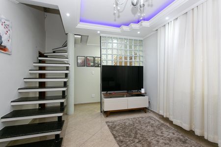 Casa para alugar com 280m², 3 quartos e 3 vagas Casa para alugar com 280m², 3 quartos e 3 vagasSala