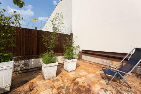 Casa para alugar com 280m², 3 quartos e 3 vagas Casa para alugar com 280m², 3 quartos e 3 vagasTerraço