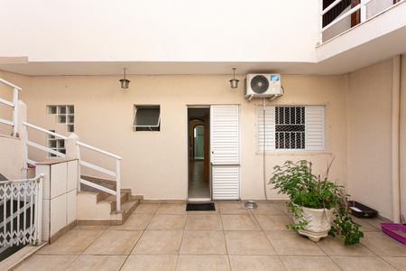 Casa para alugar com 280m², 3 quartos e 3 vagas Casa para alugar com 280m², 3 quartos e 3 vagasQuintal