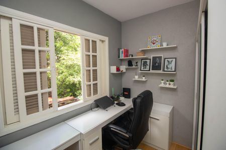 Casa à venda com 128m², 3 quartos e 3 vagasEscritório