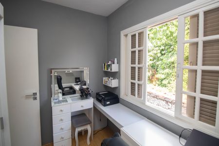 Casa à venda com 128m², 3 quartos e 3 vagasEscritório