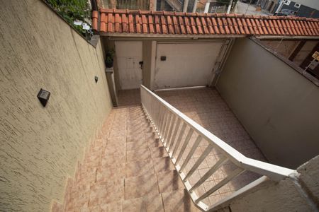 Casa à venda com 128m², 3 quartos e 3 vagasEscada