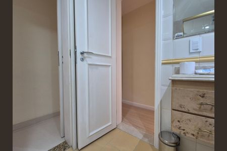 Apartamento à venda com 170m², 3 quartos e 2 vagasBanheiro Social