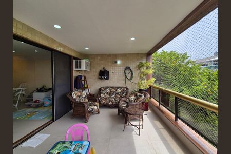 Apartamento à venda com 170m², 3 quartos e 2 vagasVaranda