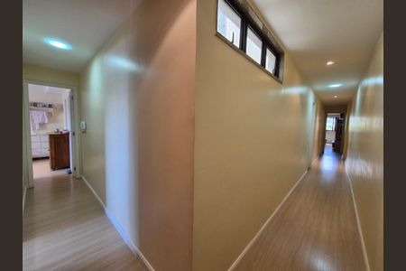 Apartamento à venda com 170m², 3 quartos e 2 vagasCorredor