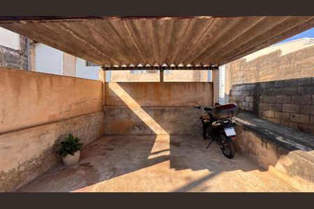 Casa à venda com 243m², 3 quartos e 2 vagasGaragem