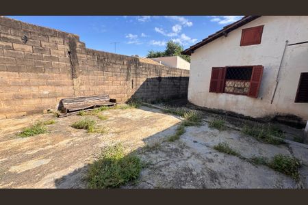 Casa à venda com 243m², 3 quartos e 2 vagasQuintal