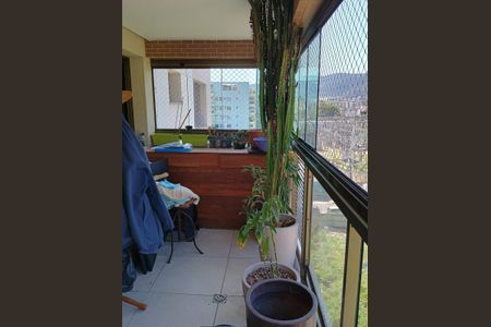 Apartamento à venda com 94m², 3 quartos e 1 vagaVaranda