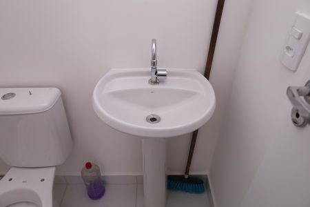 Apartamento para alugar com 33m², 2 quartos e sem vagaBanheiro