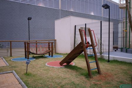 Apartamento para alugar com 33m², 2 quartos e sem vagaÁrea comum - Playground