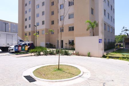 Apartamento para alugar com 33m², 2 quartos e sem vagaPlaca instalada na área comum do condomínio