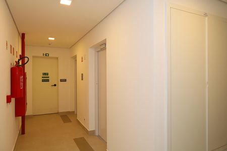 Apartamento para alugar com 33m², 2 quartos e sem vagaÁrea comum - Saguão do andar