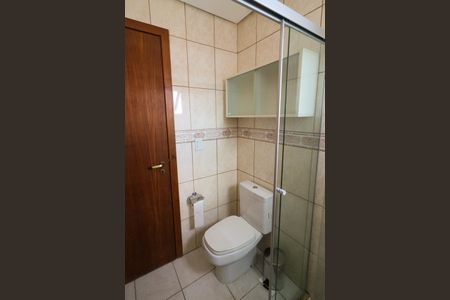 Apartamento à venda com 81m², 2 quartos e 1 vaga Apartamento à venda com 81m², 2 quartos e 1 vagaBanheiro Social