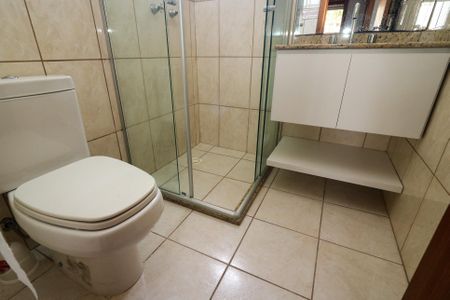 Apartamento à venda com 81m², 2 quartos e 1 vaga Apartamento à venda com 81m², 2 quartos e 1 vagaBanheiro Social