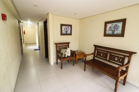 Apartamento à venda com 81m², 2 quartos e 1 vaga Apartamento à venda com 81m², 2 quartos e 1 vagaHall de entrada