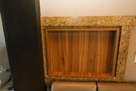 Apartamento à venda com 81m², 2 quartos e 1 vaga Apartamento à venda com 81m², 2 quartos e 1 vagaSala- Churrasqueira