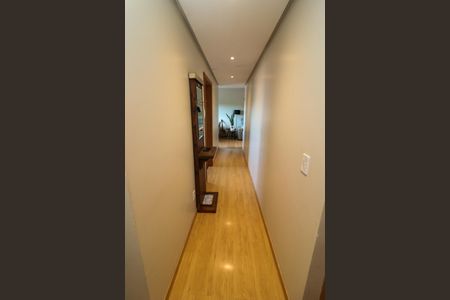 Apartamento à venda com 81m², 2 quartos e 1 vaga Apartamento à venda com 81m², 2 quartos e 1 vagaCorredor