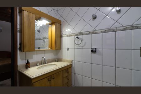 Casa à venda com 208m², 5 quartos e 5 vagas Casa à venda com 208m², 5 quartos e 5 vagasBanheiro da Suíte