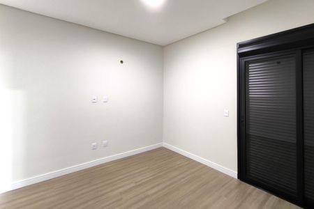 Casa de condomínio à venda com 300m², 4 quartos e 4 vagas Casa de condomínio à venda com 300m², 4 quartos e 4 vagasSuíte 3