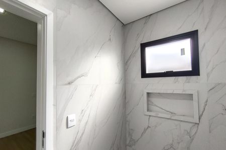 Casa de condomínio à venda com 300m², 4 quartos e 4 vagas Casa de condomínio à venda com 300m², 4 quartos e 4 vagasBanheiro da Suíte 2