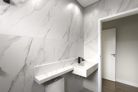 Casa de condomínio à venda com 300m², 4 quartos e 4 vagas Casa de condomínio à venda com 300m², 4 quartos e 4 vagasBanheiro da Suíte 3