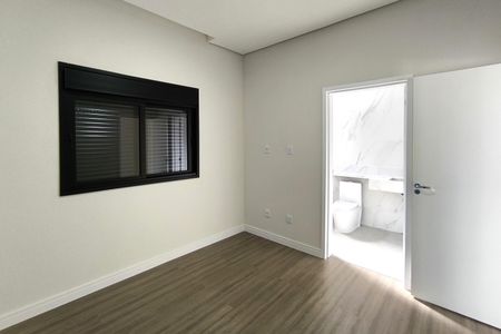 Casa de condomínio à venda com 300m², 4 quartos e 4 vagas Casa de condomínio à venda com 300m², 4 quartos e 4 vagasSuíte 2