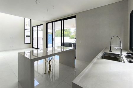 Casa de condomínio à venda com 300m², 4 quartos e 4 vagas Casa de condomínio à venda com 300m², 4 quartos e 4 vagasCozinha