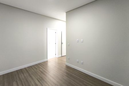 Casa de condomínio à venda com 300m², 4 quartos e 4 vagas Casa de condomínio à venda com 300m², 4 quartos e 4 vagasSuíte 1