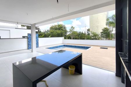 Casa de condomínio à venda com 300m², 4 quartos e 4 vagas Casa de condomínio à venda com 300m², 4 quartos e 4 vagasQuintal