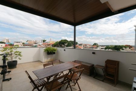 Apartamento à venda com 130m², 2 quartos e 2 vagas Apartamento à venda com 130m², 2 quartos e 2 vagasVaranda gourmet