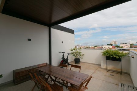 Apartamento à venda com 130m², 2 quartos e 2 vagas Apartamento à venda com 130m², 2 quartos e 2 vagasVaranda gourmet