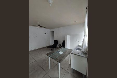 Casa à venda com 400m², 2 quartos e 1 vagaSala/Cozinha