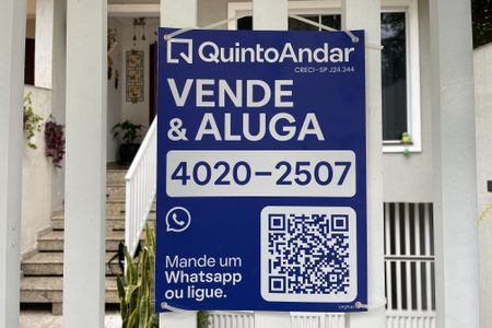 Casa à venda com 380m², 3 quartos e 6 vagasFachada