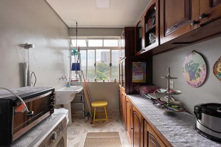 Casa à venda com 380m², 3 quartos e 6 vagasÁrea de Serviço