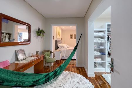 Casa à venda com 380m², 3 quartos e 6 vagasAcesso - Suíte