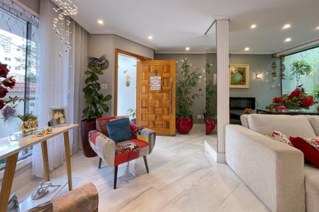 Casa à venda com 380m², 3 quartos e 6 vagasSala