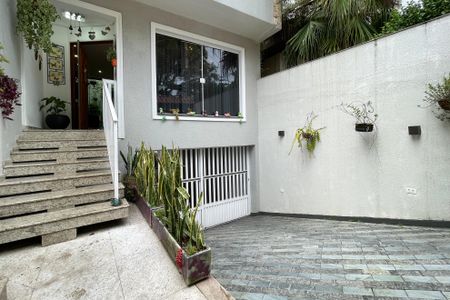 Casa à venda com 380m², 3 quartos e 6 vagasGaragem - Entrada