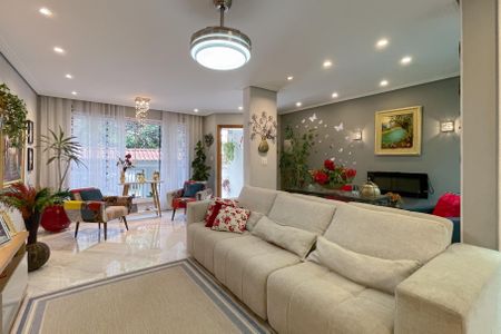 Casa à venda com 380m², 3 quartos e 6 vagasSala