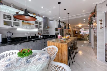 Casa à venda com 380m², 3 quartos e 6 vagasCozinha