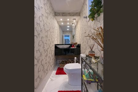 Casa à venda com 380m², 3 quartos e 6 vagasLavabo