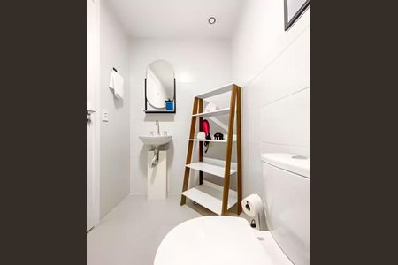 Apartamento à venda com 28m², 1 quarto e sem vaga Apartamento à venda com 28m², 1 quarto e sem vagaBanheiro