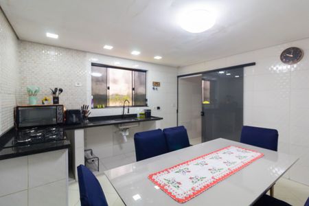 Casa à venda com 138m², 4 quartos e 2 vagas Casa à venda com 138m², 4 quartos e 2 vagasCozinha