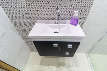 Casa à venda com 138m², 4 quartos e 2 vagas Casa à venda com 138m², 4 quartos e 2 vagasBanheiro